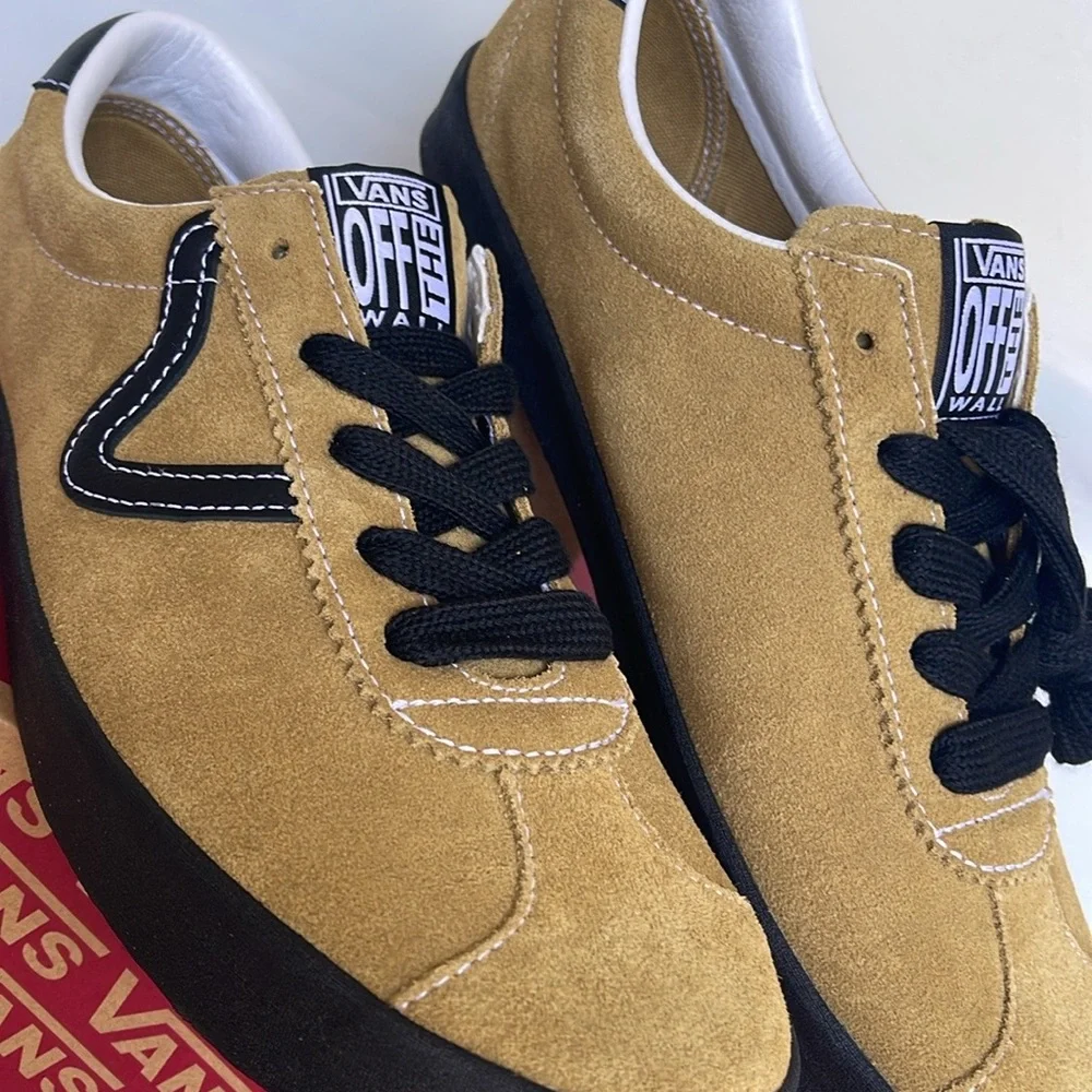 Vans Men’s Sport Low Suede Antelope
VN000CQR5QJ
Sneakers - Picture 11 of 16